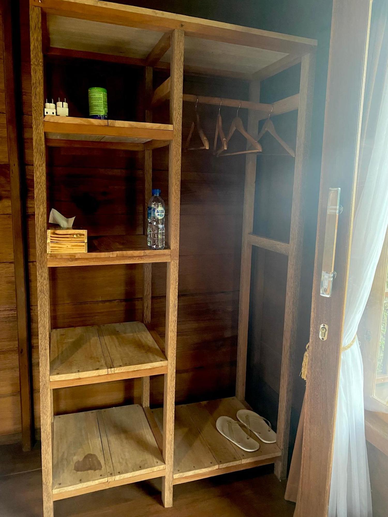 Uma D'Nyuh Homestay Singaraja  Exterior photo
